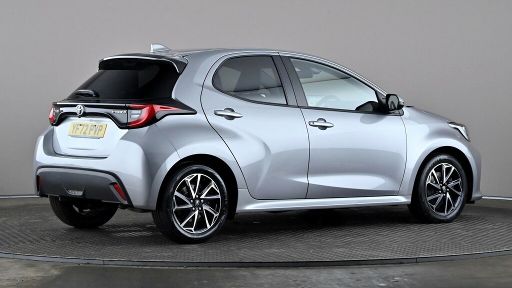 Toyota Yaris 1.5 Hybrid Design Cvt Silver #6