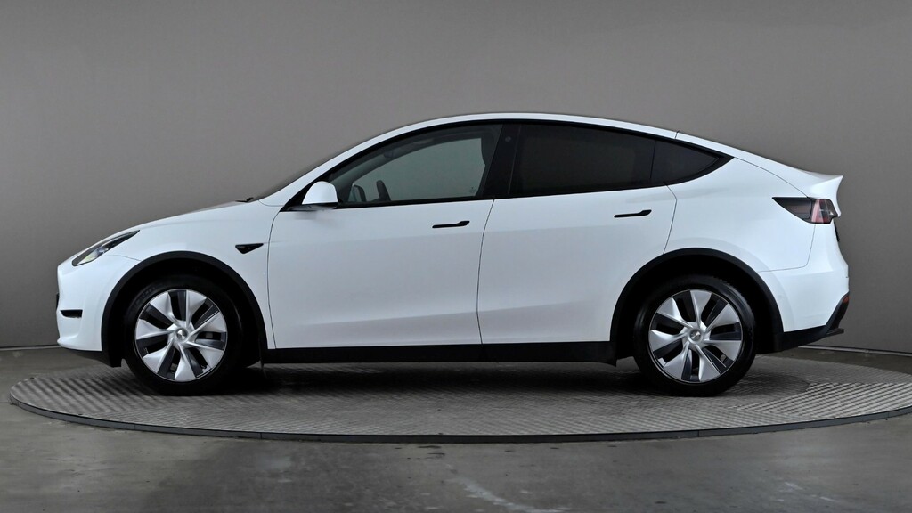 Tesla Model Y Long Range Awd AJ22GXC White #3