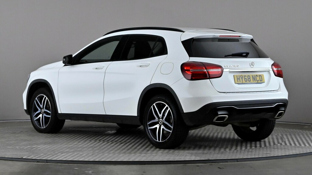 Mercedes-Benz GLA Class Gla 180 Urban Edition White #4