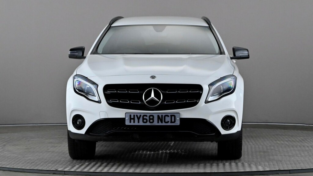 Mercedes-Benz GLA Class Gla 180 Urban Edition White #2