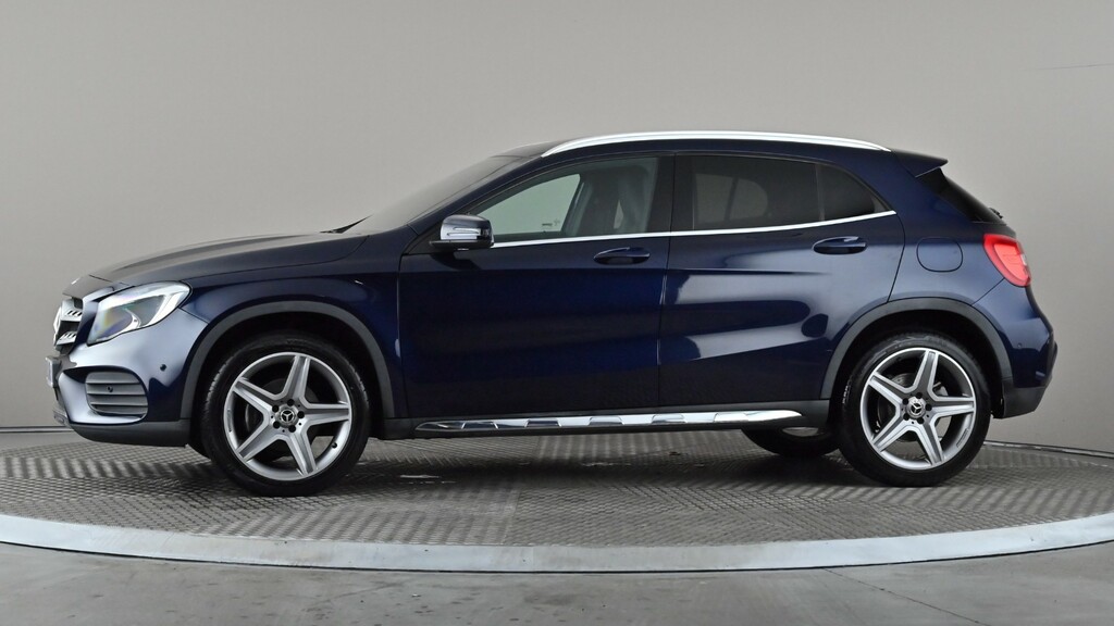 Mercedes-Benz GLA Class Gla 200D 4Matic Amg Line Executive Blue #3