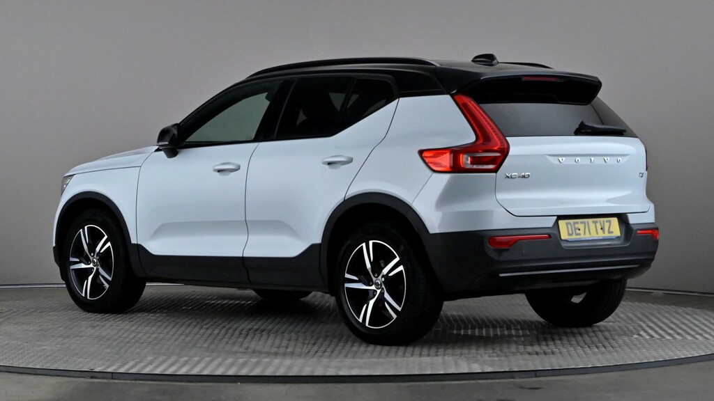 Volvo XC40 1.5 T3 163 R Design Silver #4