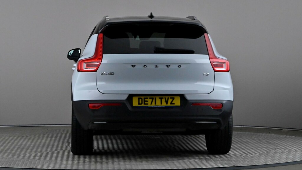 Volvo XC40 1.5 T3 163 R Design Silver #5