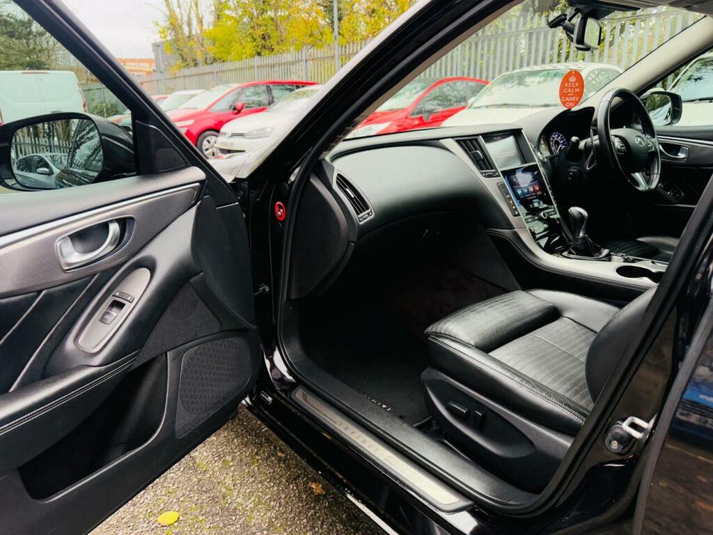 Infiniti Q50 Saloon White #24