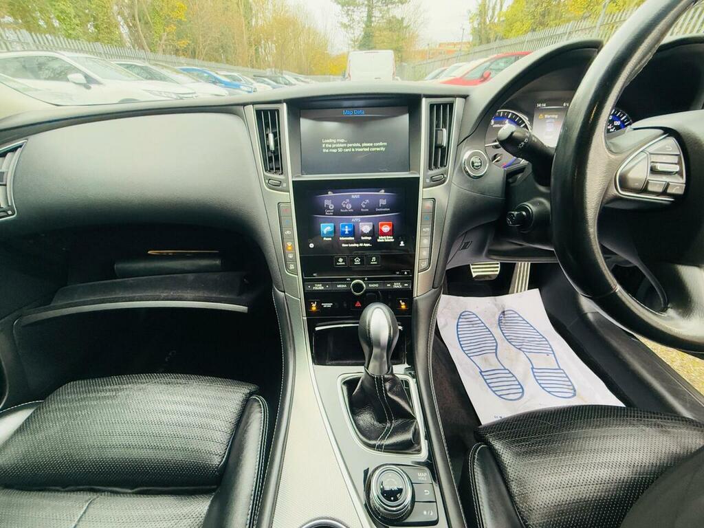 Infiniti Q50 Saloon White #46