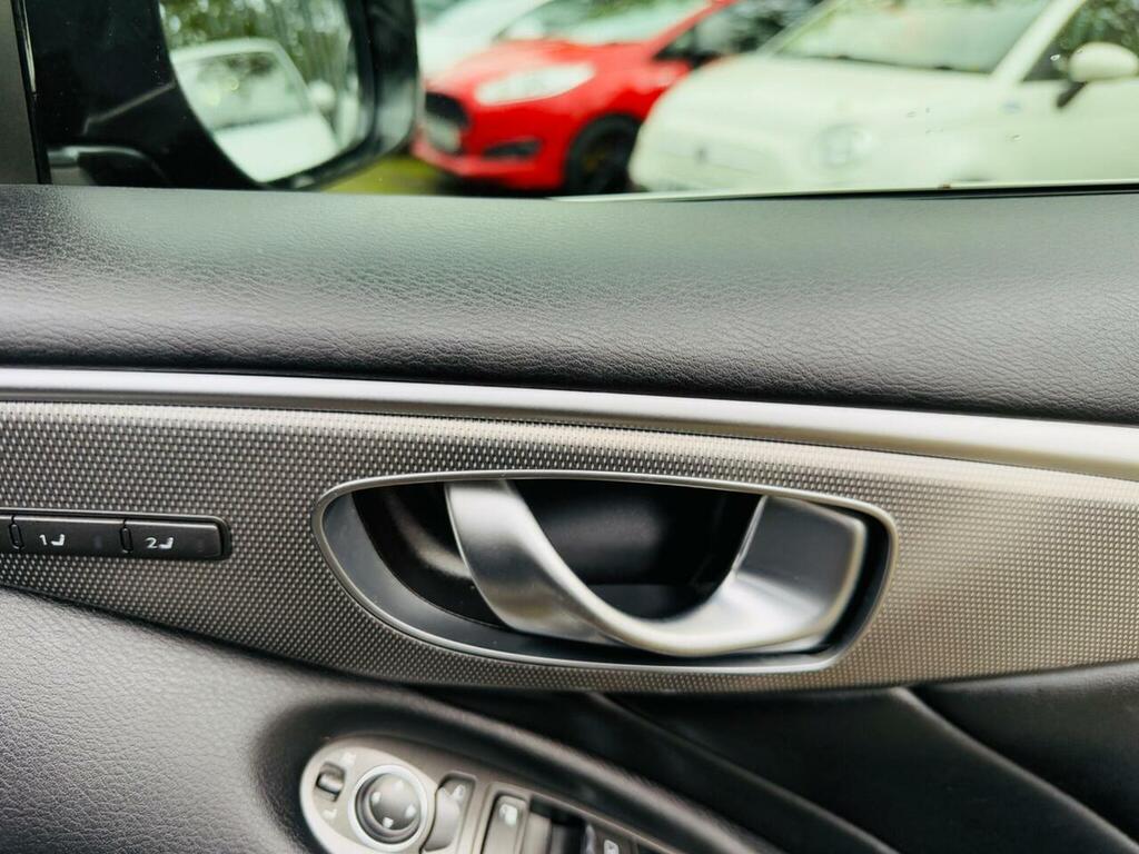Infiniti Q50 Saloon White #34