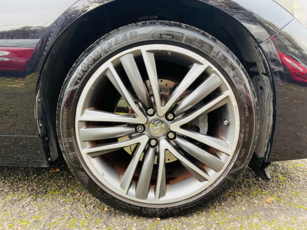 Infiniti Q50 Saloon White #48