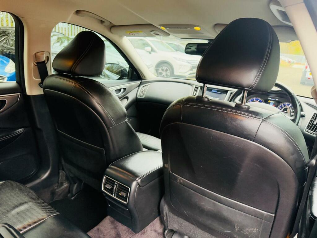 Infiniti Q50 Saloon White #19