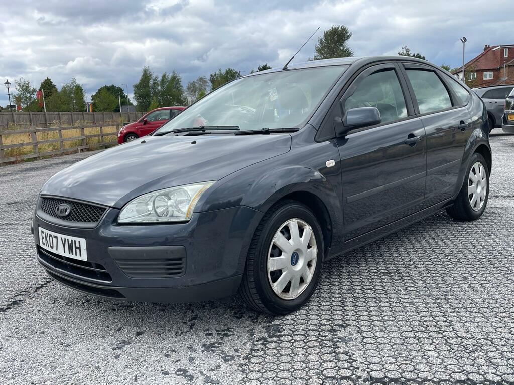 Ford Focus Estate 1.6 Zetec Climate 200707 Red #22