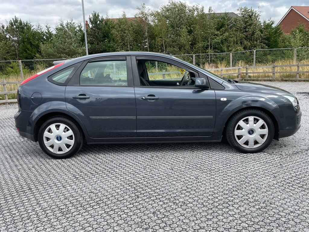 Ford Focus Estate 1.6 Zetec Climate 200707 Red #20