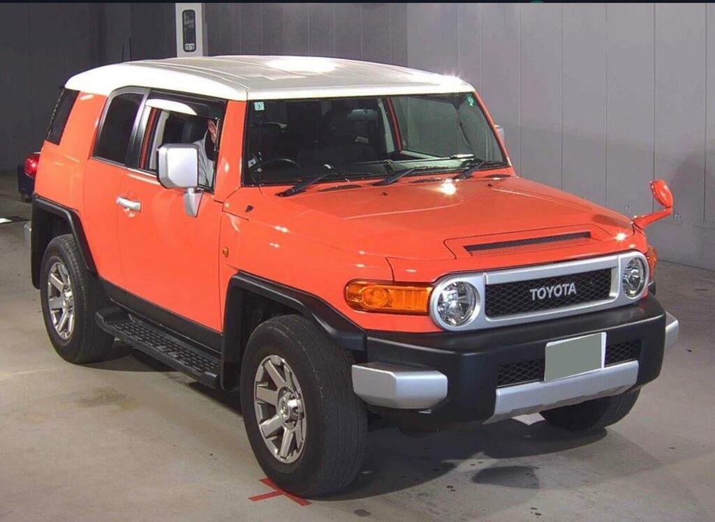 Toyota FJ Cruiser 4.0 5dr Orange