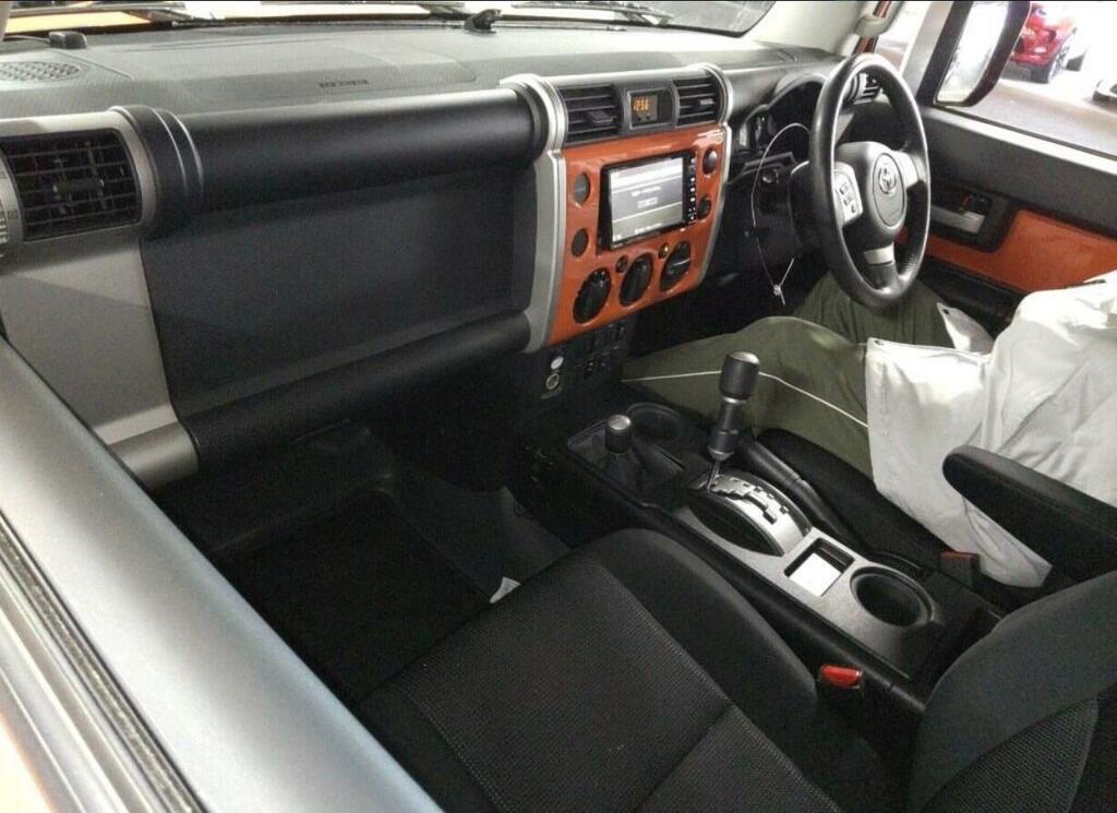 Toyota FJ Cruiser 4.0 5dr Orange #5