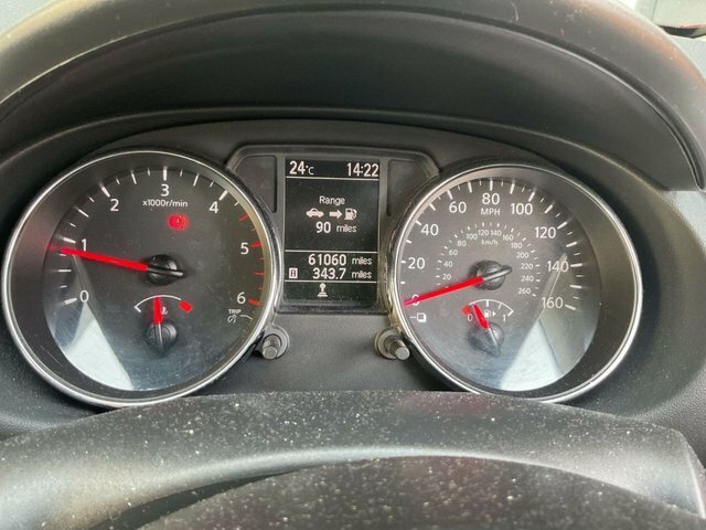 Nissan Qashqai Qashqai N-tec Dci White #9