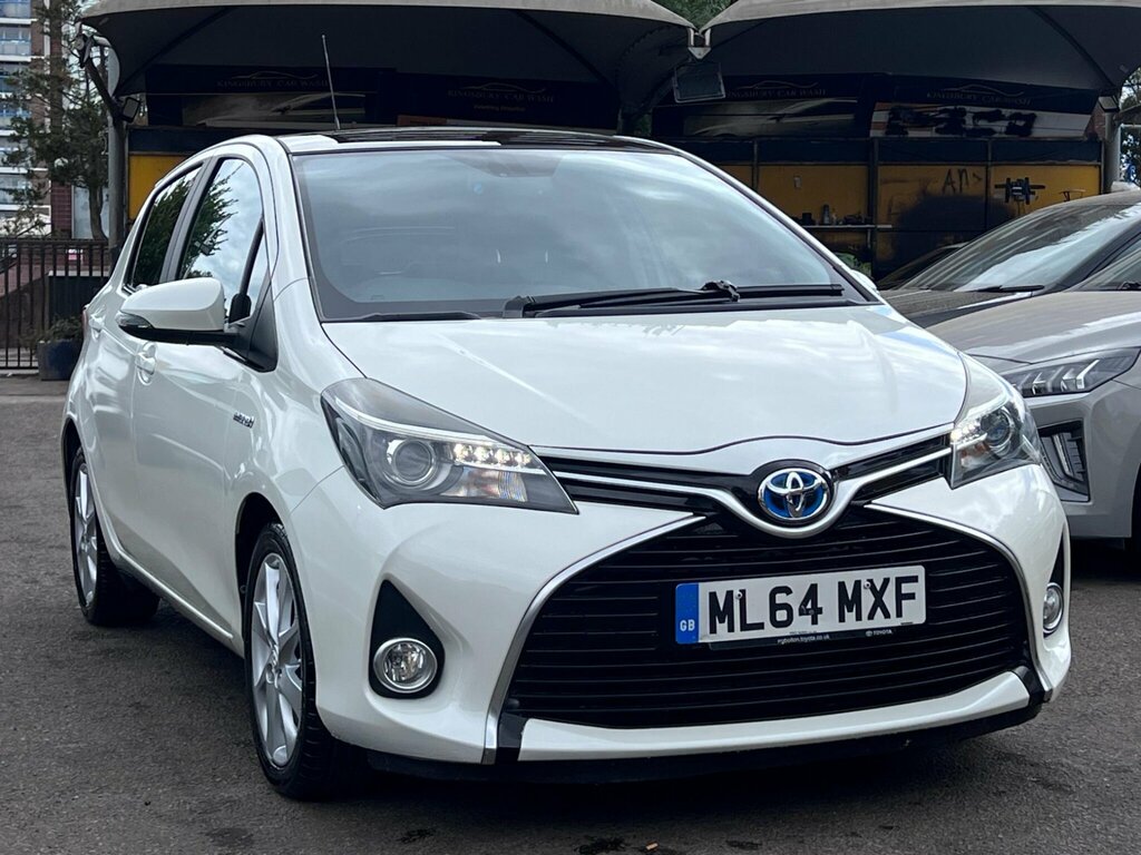 Toyota Yaris 1.5 Vvt-h Excel E-cvt Euro 6 15In Alloy ML64MXF White #4