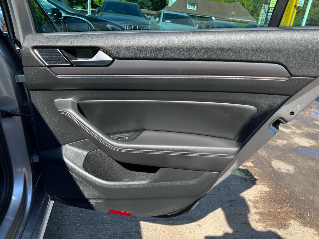 Volkswagen Passat 2.0 Se Business Tdi 148 Bhp Grey #31