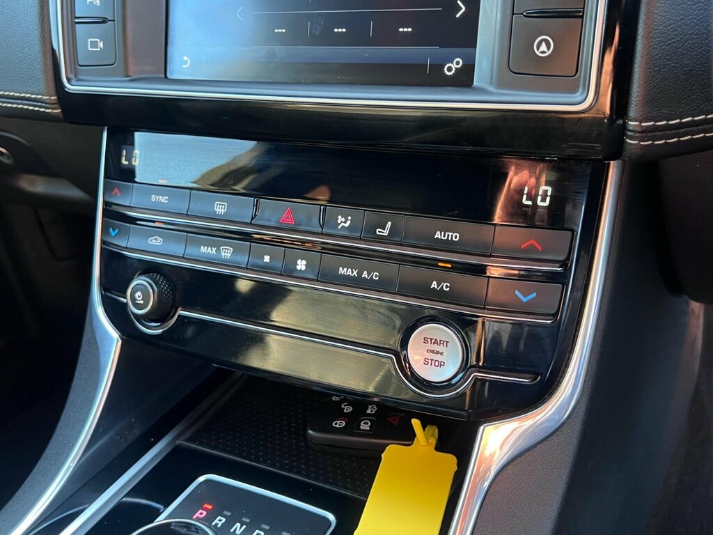 Jaguar XE 2.0 Gtdi R-sport Saloon Euro 6 S Black #25