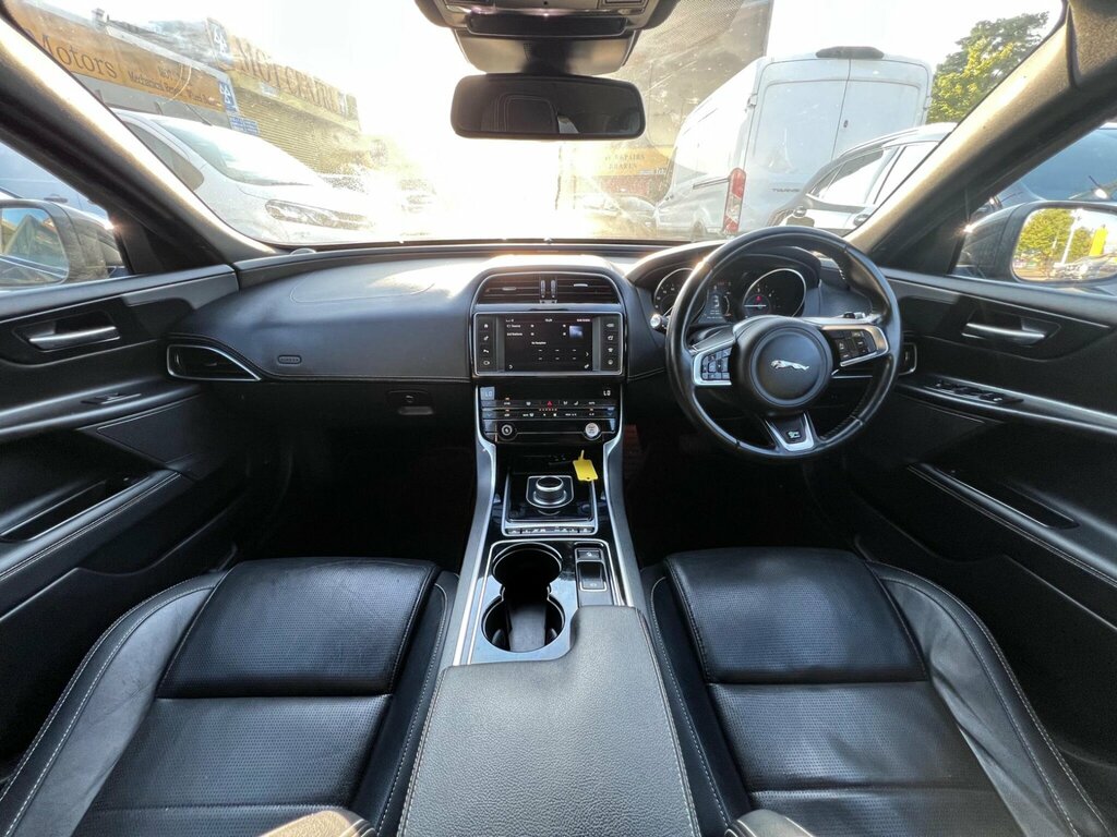 Jaguar XE 2.0D R-sport Euro 6 Ss Black #2
