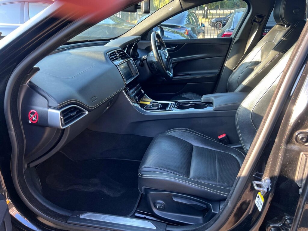 Jaguar XE 2.0 Gtdi R-sport Saloon Euro 6 S Black #31
