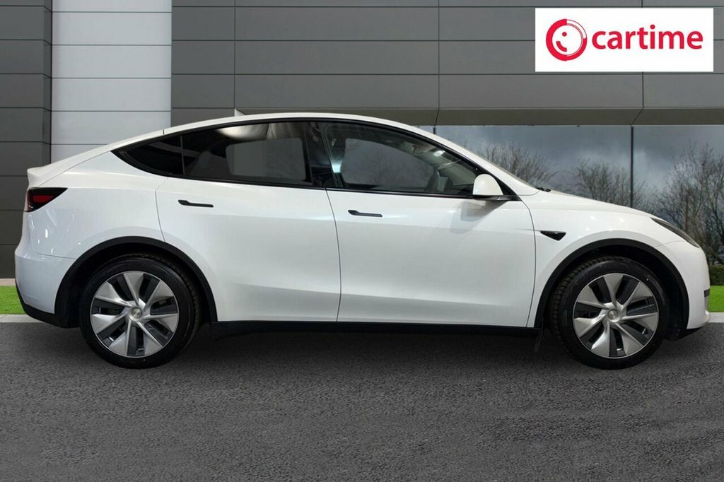 Tesla Model Y Suv MD24YWX White #2