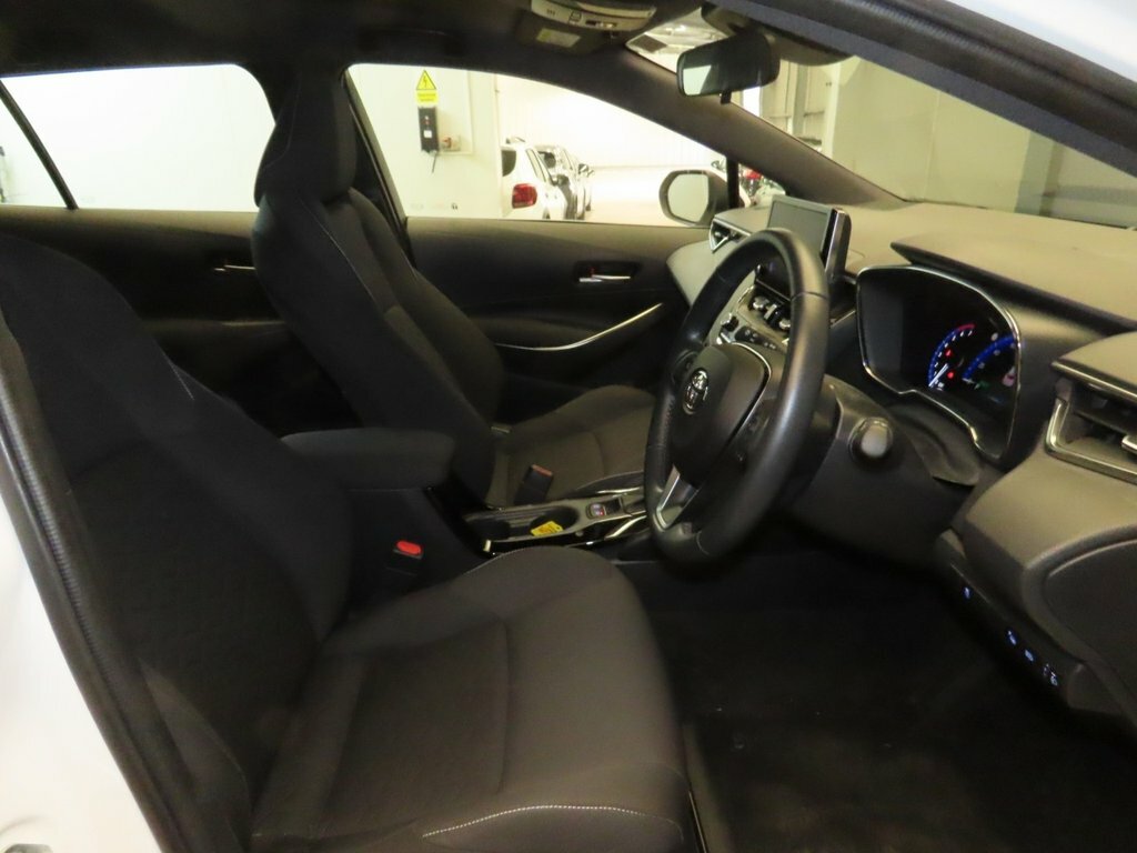 Toyota Corolla 1.8L Icon Tech White #6