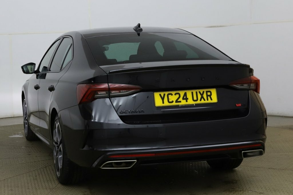Skoda Octavia 2L Vrs Black #5