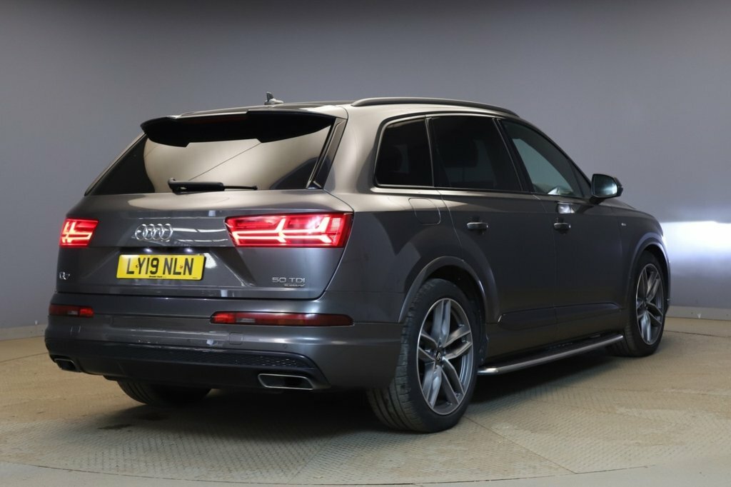 Audi Q7 3L Black Edition Grey #5