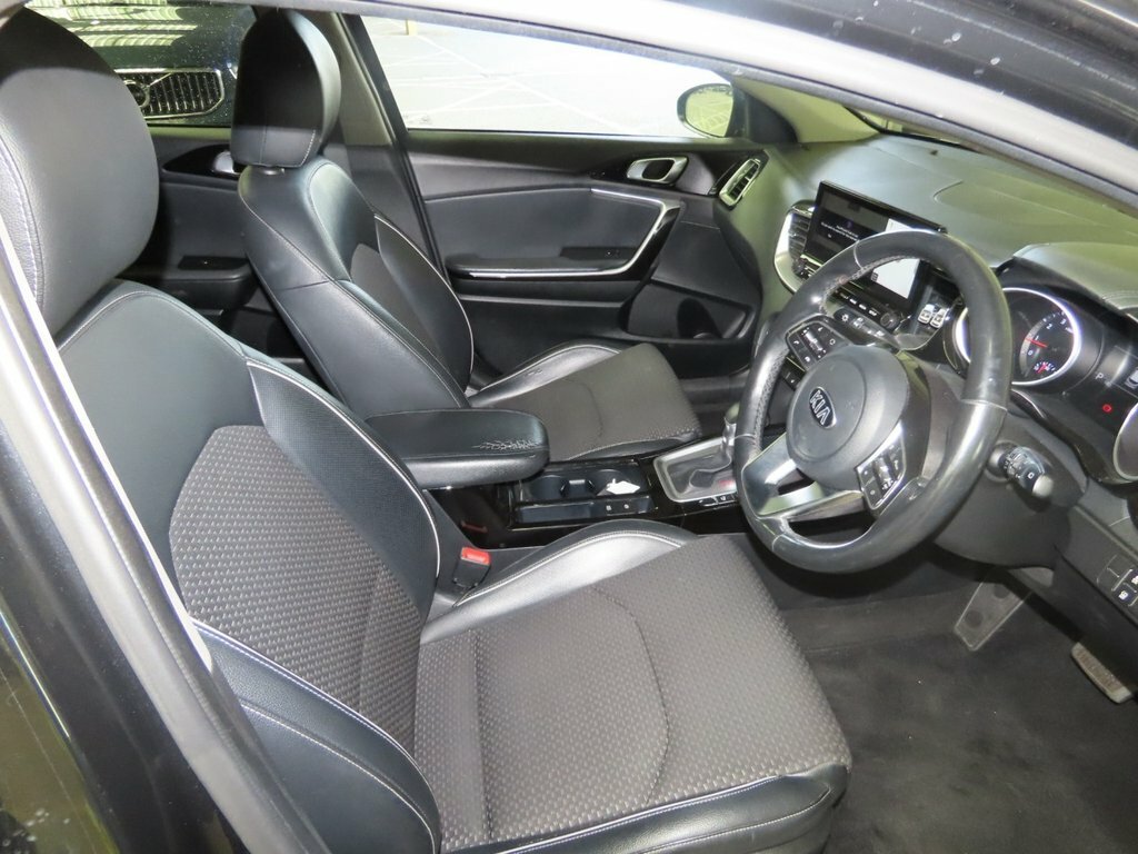 Kia Xceed 1L 3 Black #6
