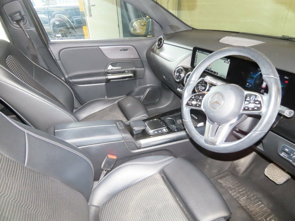 Mercedes-Benz GLA Class 1.3 Gla180 Amg Line Suv 7G-dct Euro 6 Grey #7