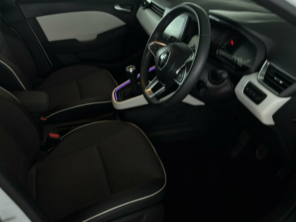 Renault Clio 1L Techno White #5