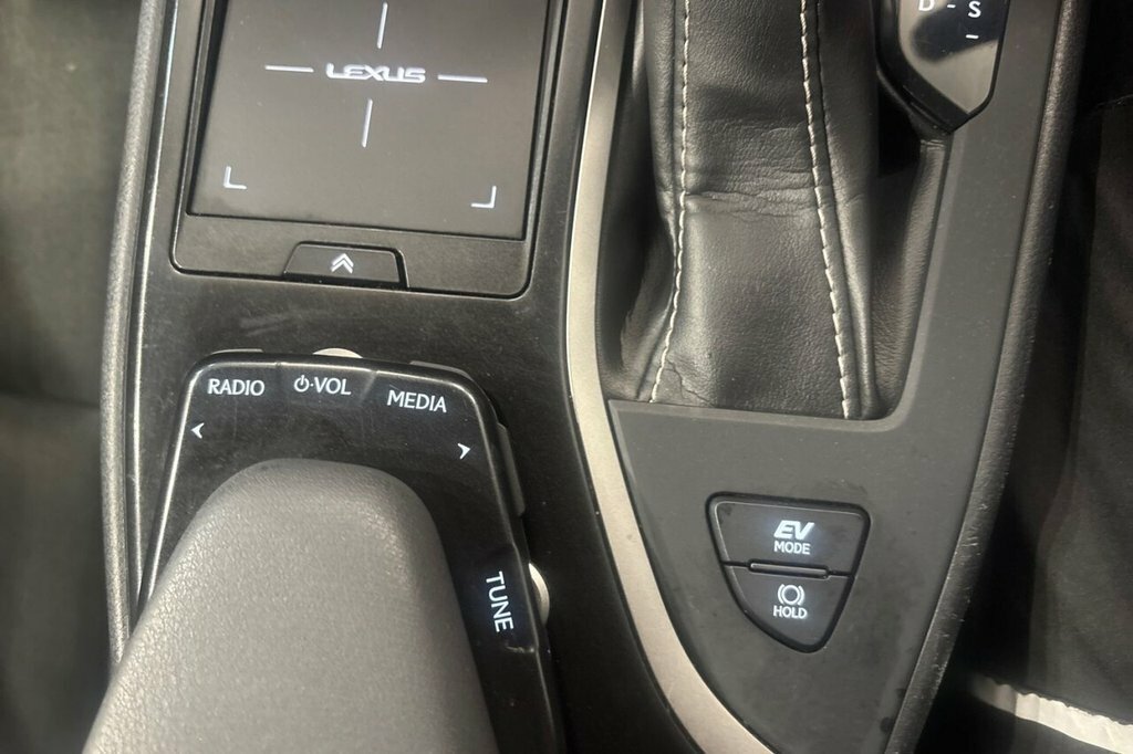 Lexus UX 250H 2.0 F-sport Cvt Takumi Pack Blue #26