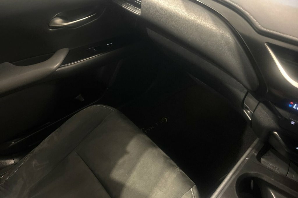 Lexus UX 250H 2.0 F-sport Cvt Takumi Pack Blue #28