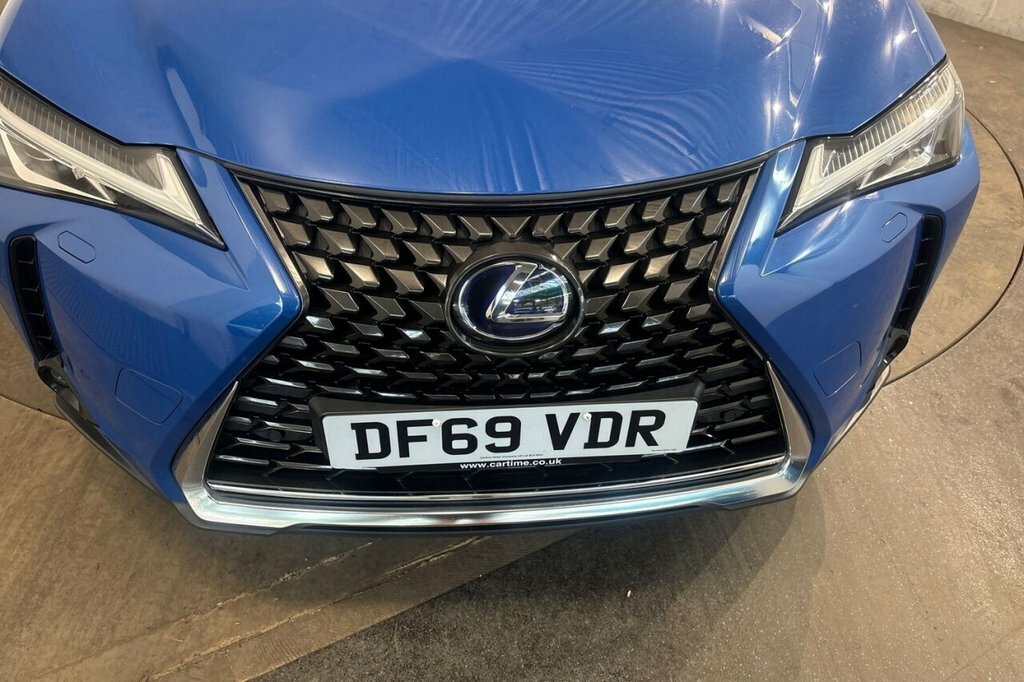 Lexus UX 250H 2.0 F-sport Cvt Takumi Pack Blue #31