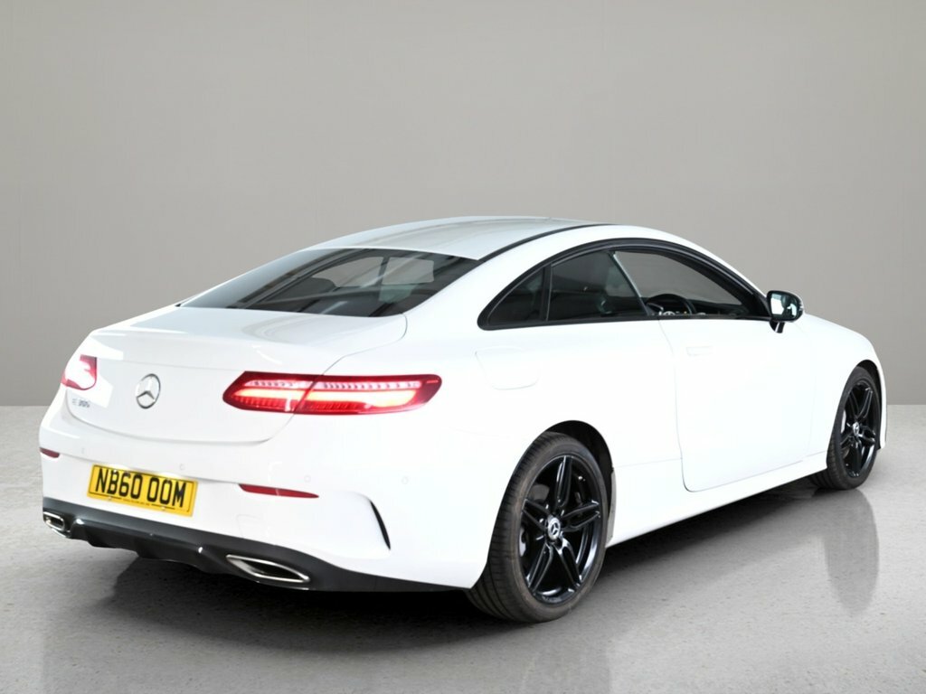 Mercedes-Benz E Class 2L Amg Line White #3