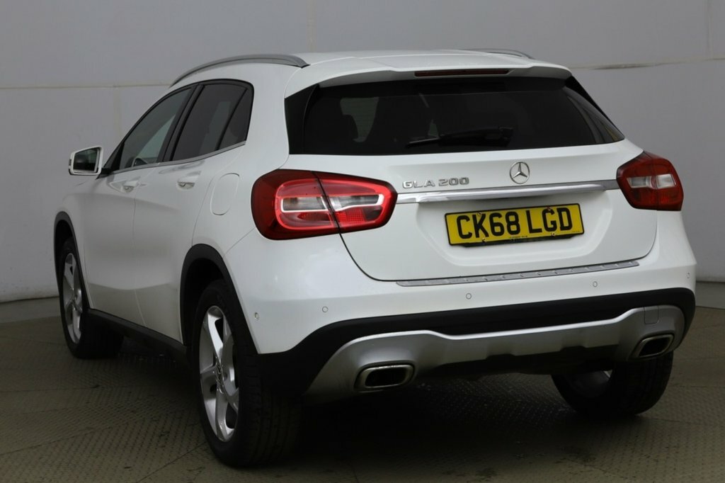 Mercedes-Benz GLA Class 1.6L Sport White #5