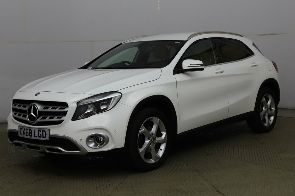 Mercedes-Benz GLA Class 1.6L Sport White #2