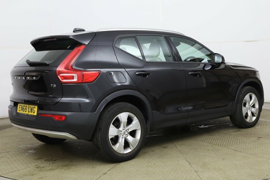 Volvo XC40 1.5L Momentum Black #6