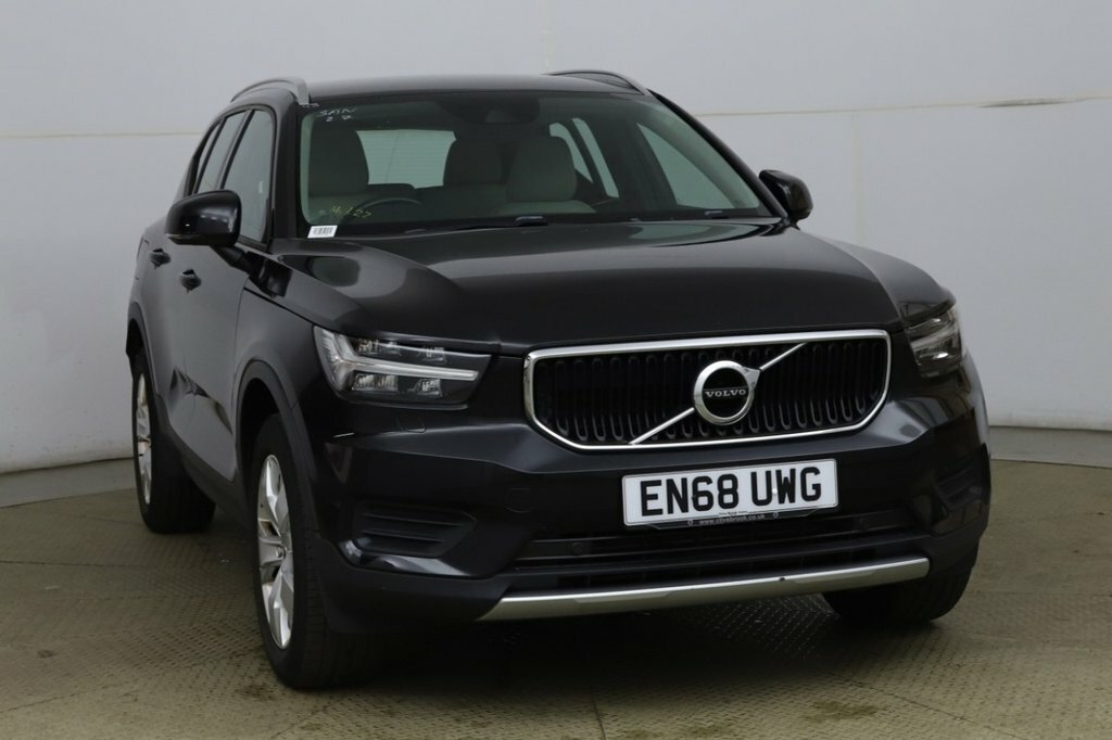 Volvo XC40 1.5L Momentum Black