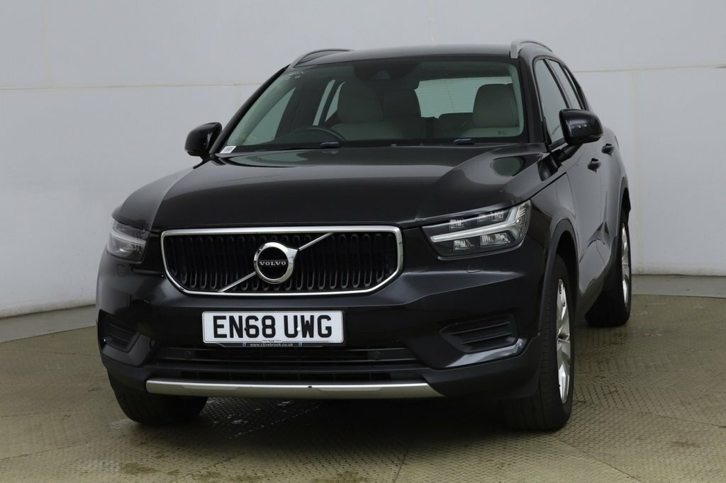 Volvo XC40 1.5L Momentum Black #2