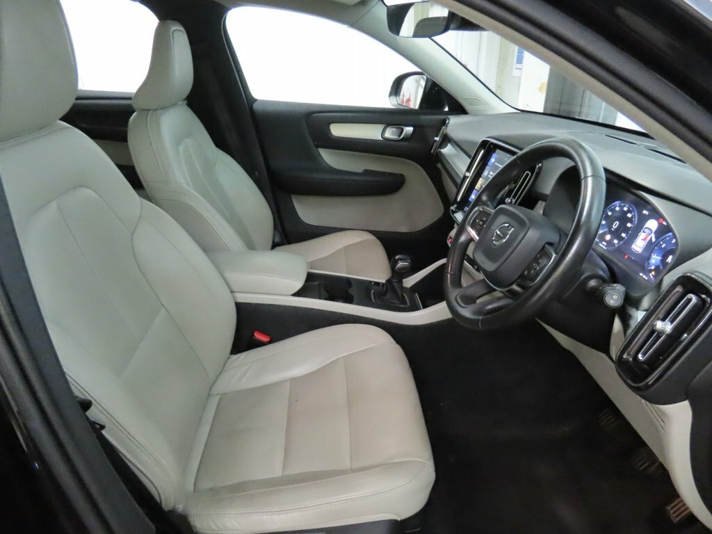 Volvo XC40 1.5 T3 163 Inscription Geartronic Silver #7