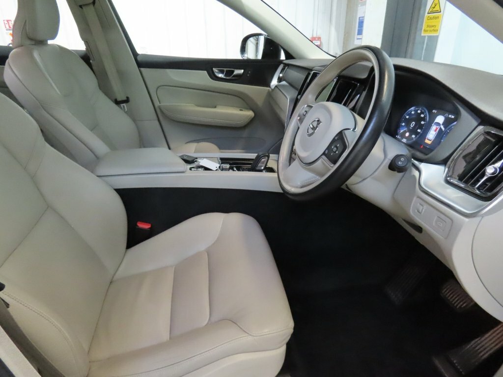 Volvo XC60 2.0 T8 390 Hybrid R Design Pro Awd G Tronic Blue #7