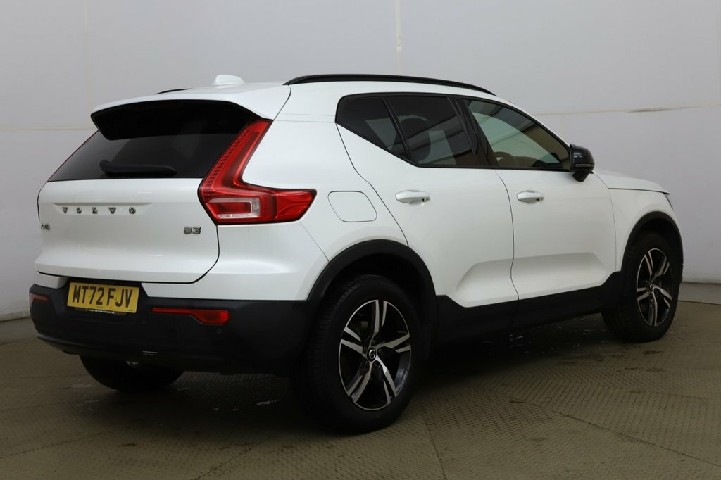 Volvo XC40 2L Plus Dark White #4