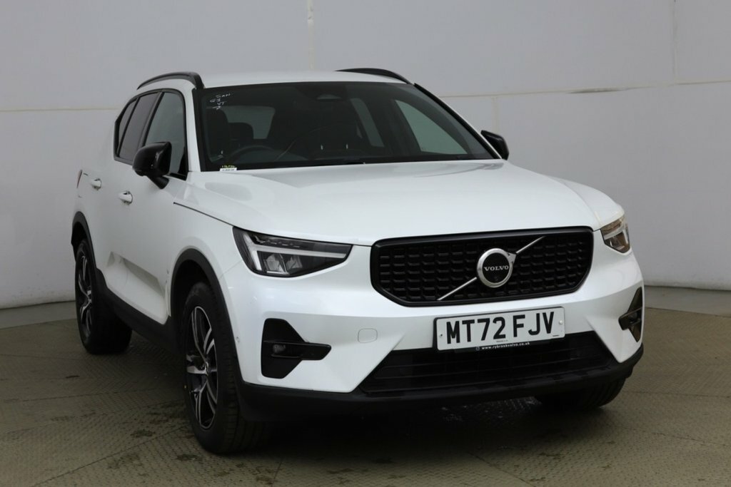Volvo XC40 2L Plus Dark White