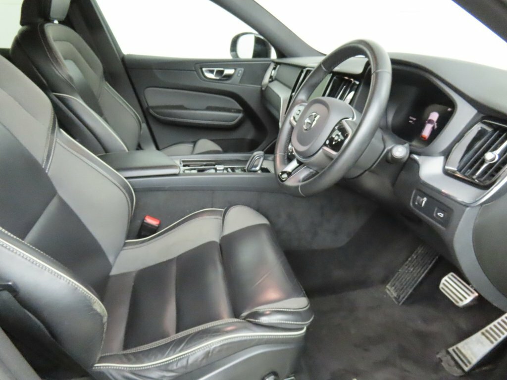 Volvo XC60 2L R-design Black #6