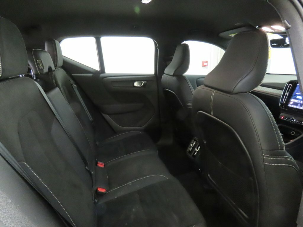 Volvo XC40 Ultimate, B3 Mild Hybrid, Dark 20 Alloys Silver #9