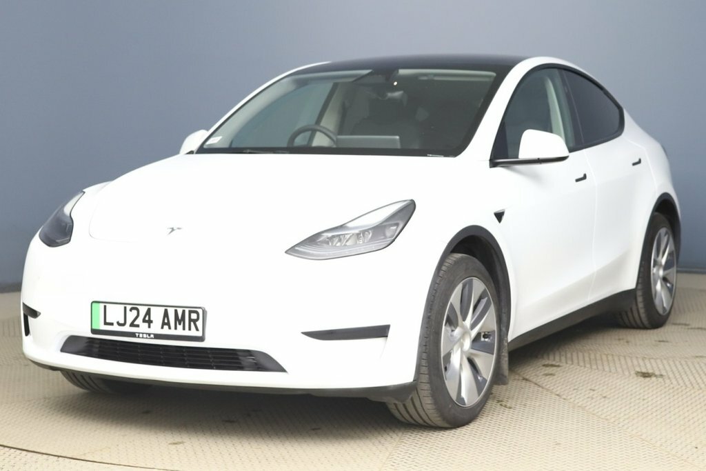 Tesla Model Y Suv LJ24AMR White #2