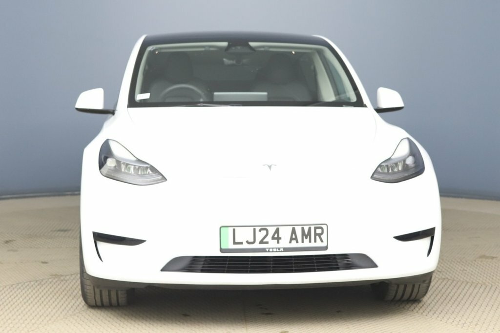 Tesla Model Y Suv LJ24AMR White #3