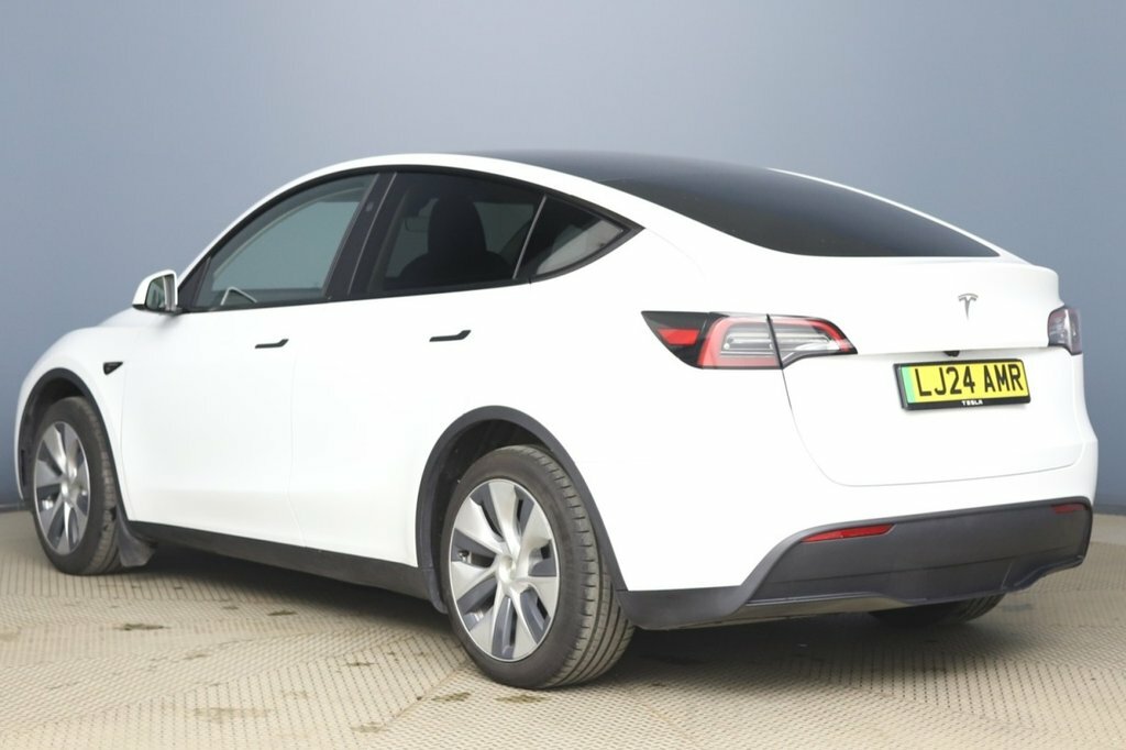 Tesla Model Y Suv LJ24AMR White #5