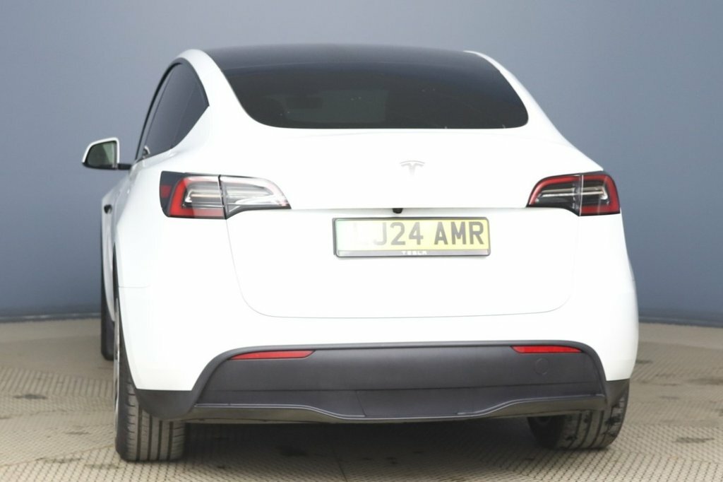 Tesla Model Y Suv LJ24AMR White #6