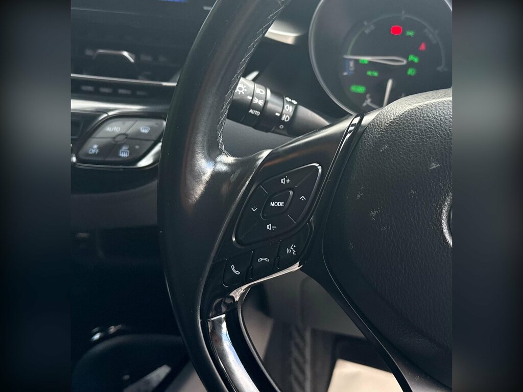 Toyota C-Hr Design White #27