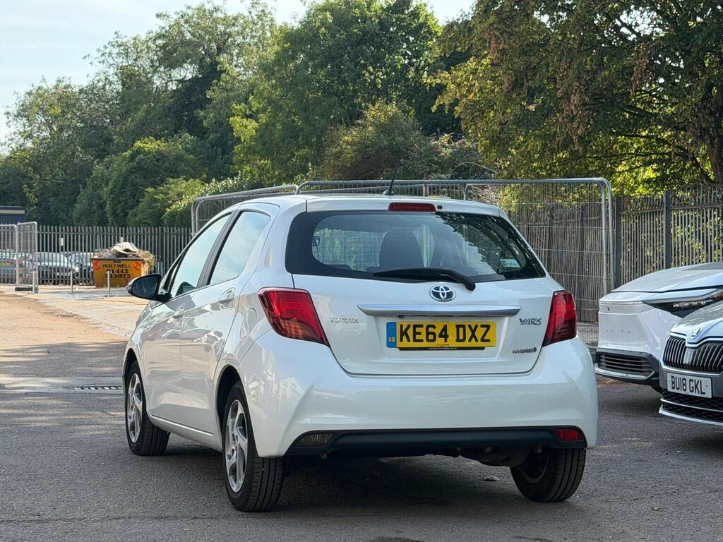 Toyota Yaris Hatchback 1.5 Vvt-h Icon E-cvt Euro 6 201564 KE64DXZ White #5